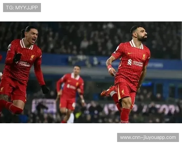 利物浦边路快攻撕裂防线,萨拉赫抽射稍偏 利物浦边路快攻撕裂防线,萨拉赫抽射稍偏